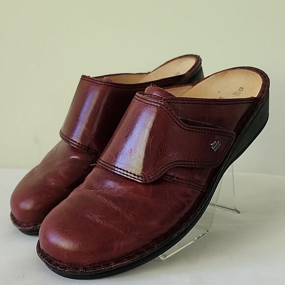 Finn ComfortAussee Red Leather Clogs Birckenstock Style Sliders US 10 EU 40